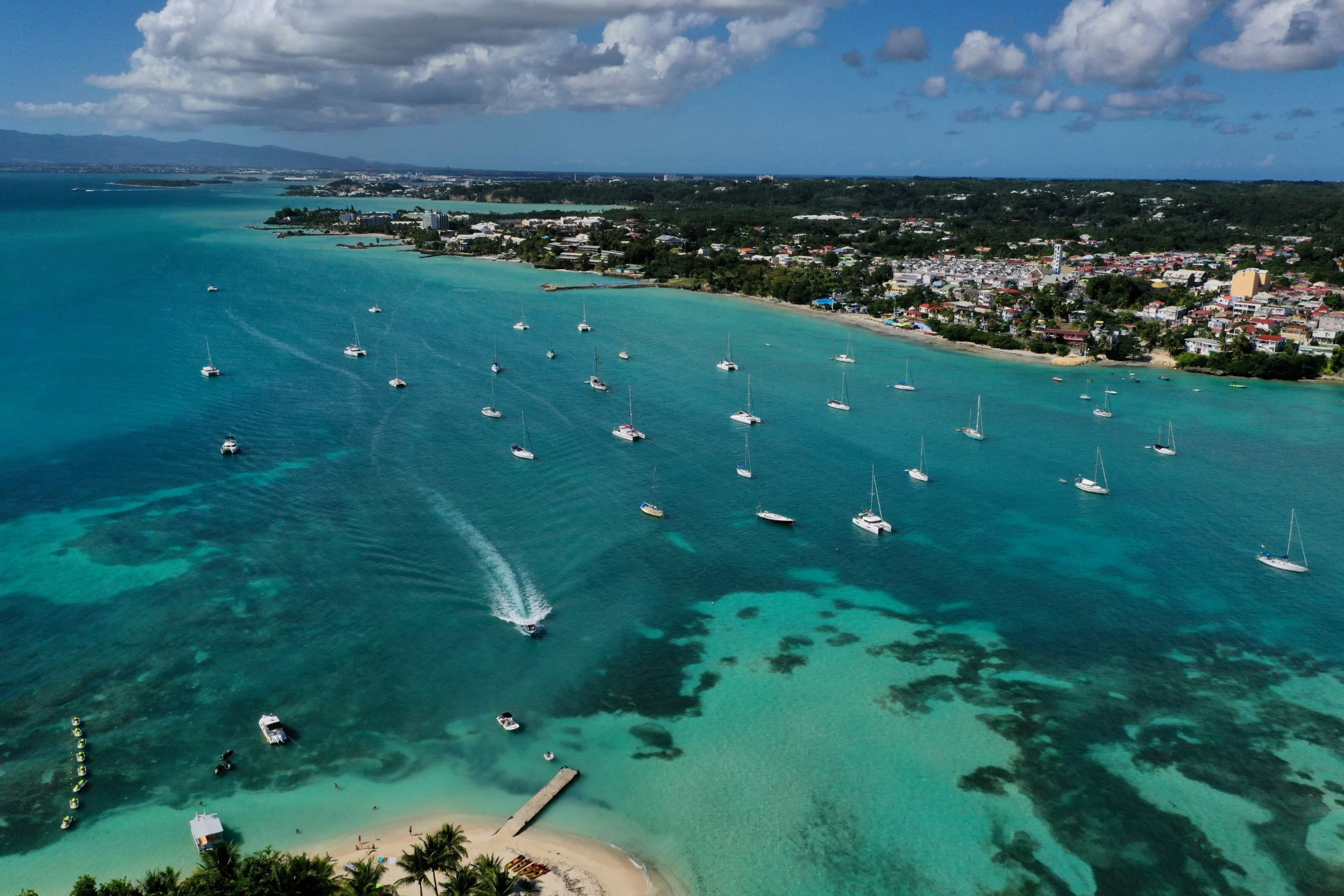 Cote-maritime-Guadeloupe-Vue-aerienne Cote-maritime-Guadeloupe-Vue-aerienne