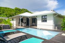 1-Location-villa-piscine-le-diamant-martinique-vue-d-ensemble