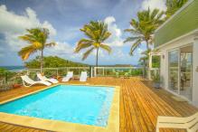 1-Villa-splendide-vue-mer-tartane-trinité-extérieur-piscine-transats
