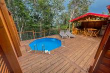 Location jungle lodge pour 4 personnes avec piscine au jardin des colibris deshaies en guadeloupe