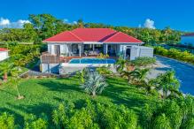Villa de standing à louer en Guadeloupe pour 6 personnes avec piscine