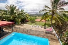 location villa de standing 12 personnes avec piscine à Sainte Anne Martinique vue d'ensemble