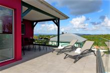 Location appartement de standing piscine vue mer Trois Ilets Martinique 