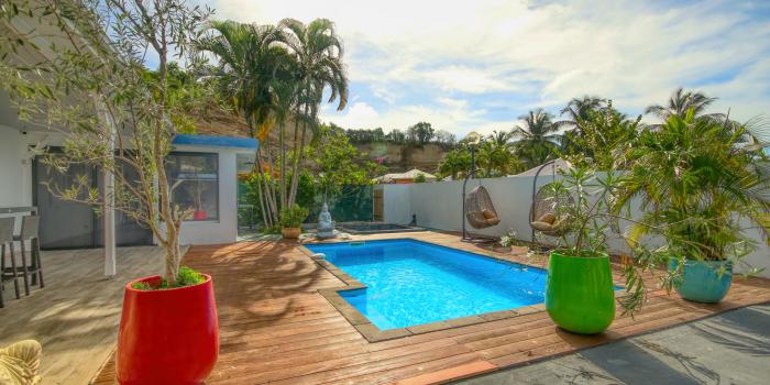 1-Location-villa-Martinique_Terrasse-piscine-2
