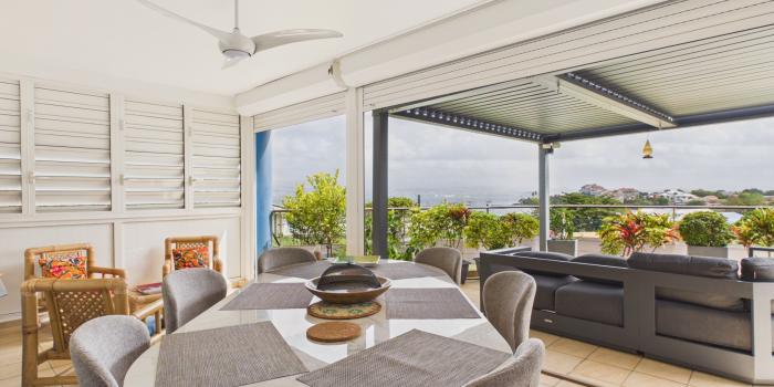 terrasse-couverte-vue-mer-panoramique-trois-ilets-1