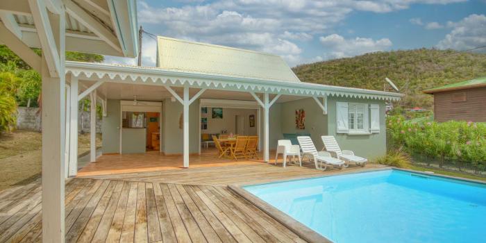 1-Location-villa-le-diamant-martinique-plage-à-pied_vue-d-ensemble