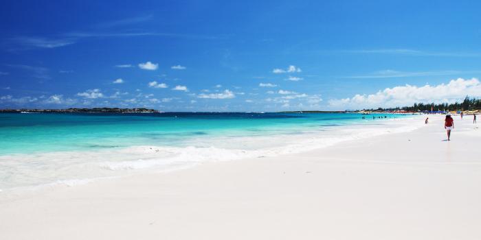 Orient Bay - Grande plage de sable blanc