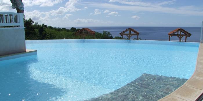 Village Pomme Cannelle Martinique - Vue de la piscine