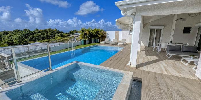 Location Villa piscine Le Gosier Guadeloupe