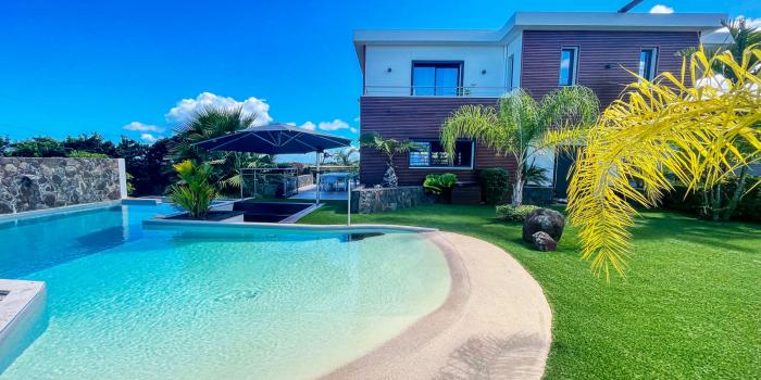 Location-villa-piscine-vue-mer-Goyave-Guadeloupe_piscine