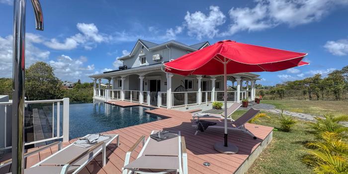 1.Location villa piscine le moule guadeloupe_Piscine
