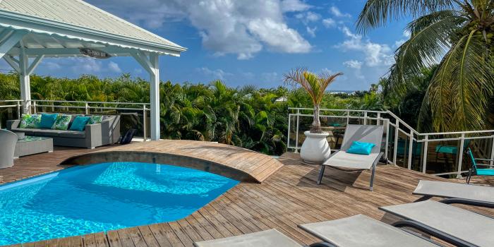 Rent a luxury villa with pool - pool and shelter
