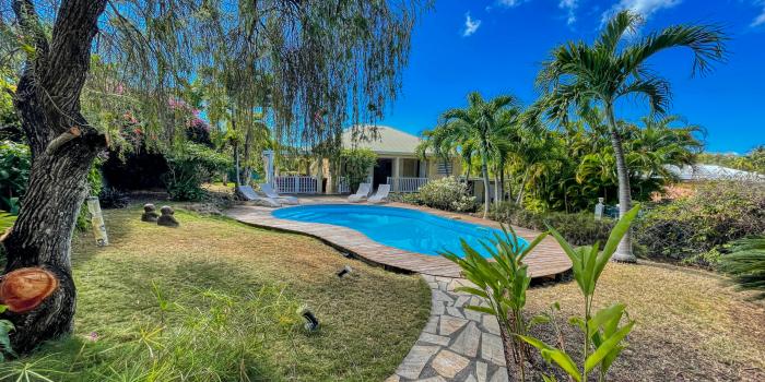 A louer villa 3 chambres avec piscine pour 7 personnes avec piscine entre Sainte Anne et Saint François