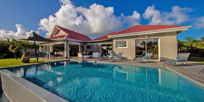  Luxury villa to rent in Guadeloupe - Overview