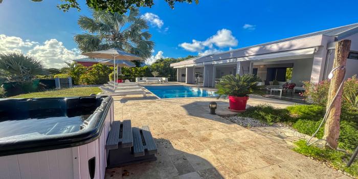 VillaRental luxury villa Saint François - the Jacuzzi