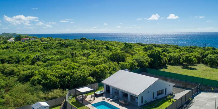 For rent in Guadeloupe high-end villa - Overview