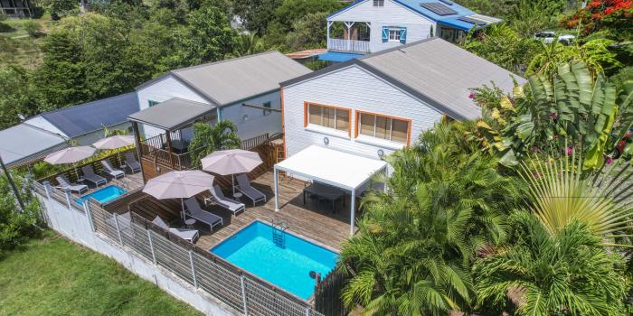 Location villa piscine vue mer Vieux Habitants Guadeloupe_Vue ensemble