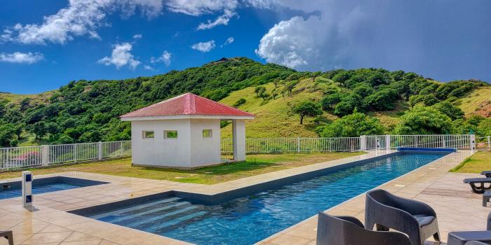 Location-Villa-Les-Saintes-Terre-de-Haut-piscine-1