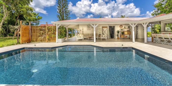 Location villa Grand Bourg Marie Galante_ Piscine 