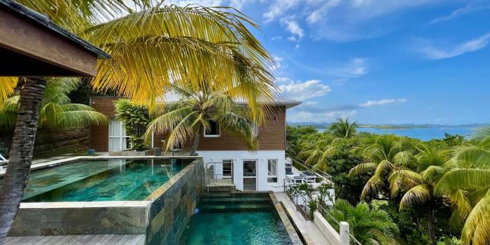 Location villa luxe Martinique - Piscine à 2 niveaux
