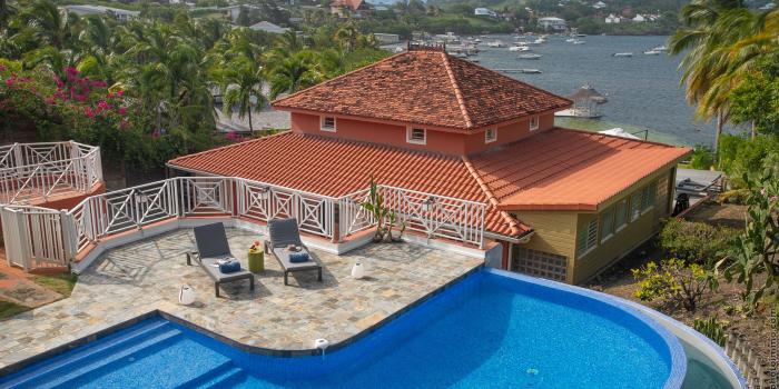 location villa de standing piscine 6 chambres vue d'ensemble