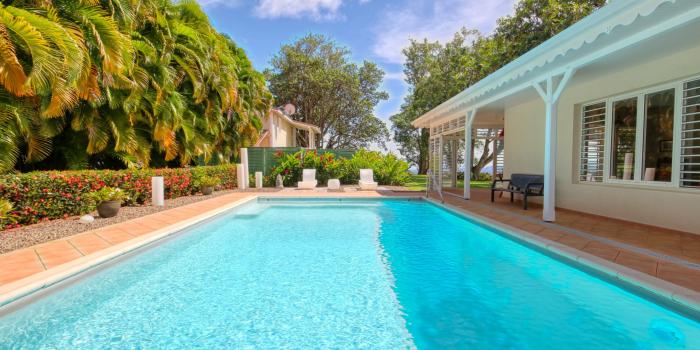 location villa de standing martinique vue mer piscine 2