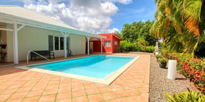 location villa de standing martinique vue mer piscine 