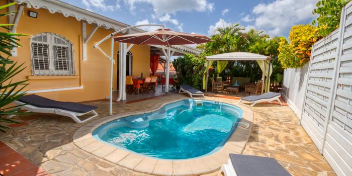 Location villa Martinique Piscine et carbet