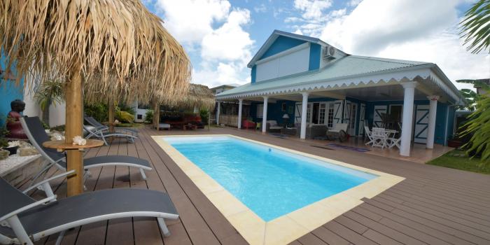 Location Villa de standing avec piscine Sainte Anne Martinique 