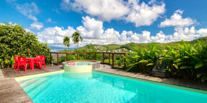 Location Martinique - Piscine et jacuzzi