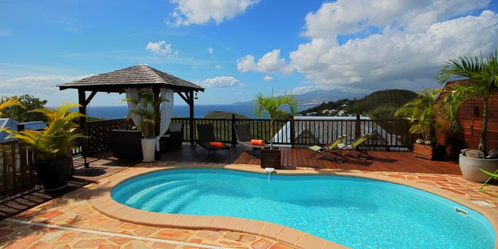 Location villa Trois Ilets Martinique - Piscine et vue mer
