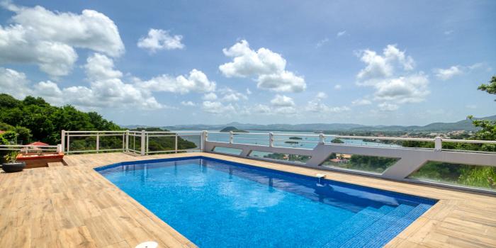 Villa luxe Martinique - Piscine et vue mer