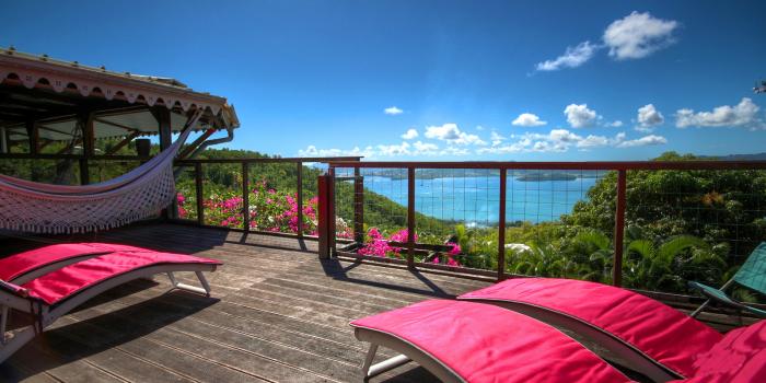MQTR01 villa avec piscine jacuzzi vue mer tartane caravelle trinité martinique terrasse vue mer