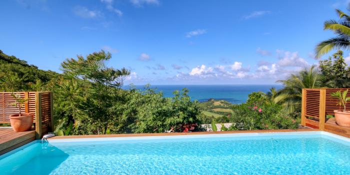 Location villa de standing martinique vue mer piscine