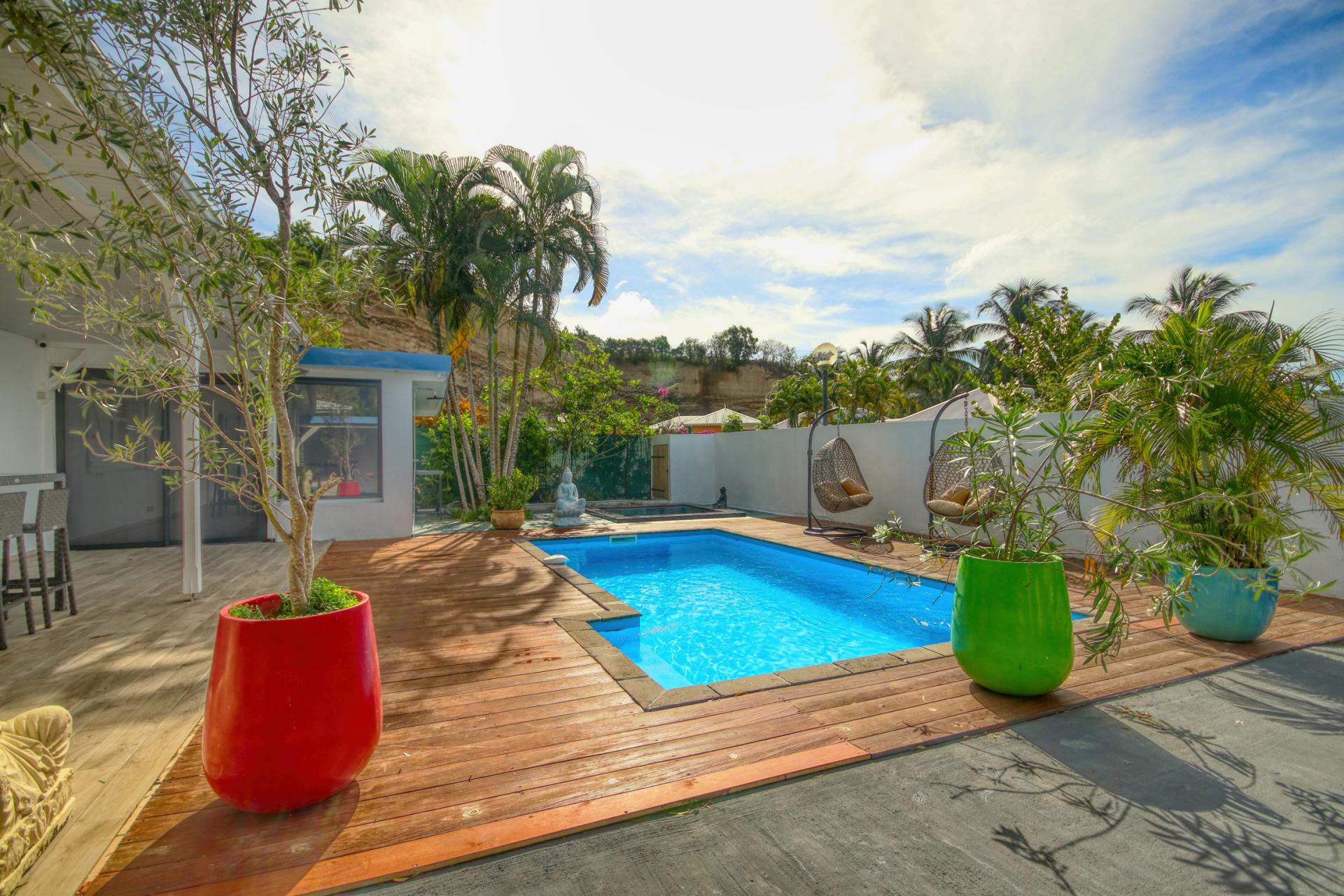 1-Location-villa-Martinique_Terrasse-piscine-2