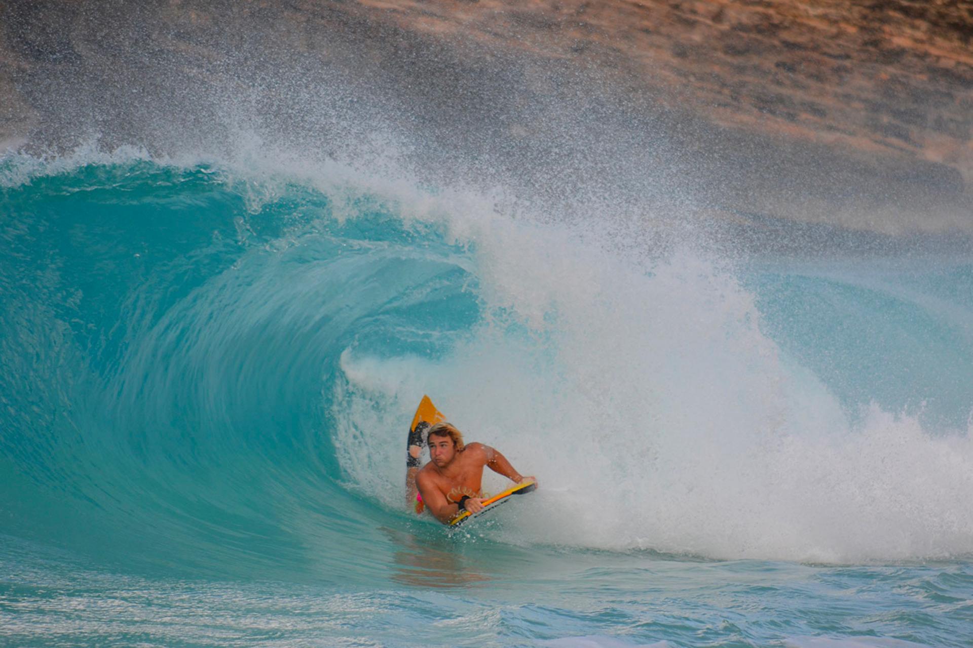 Body-surf-Mullet-Saint-Martin-saint-martin.org