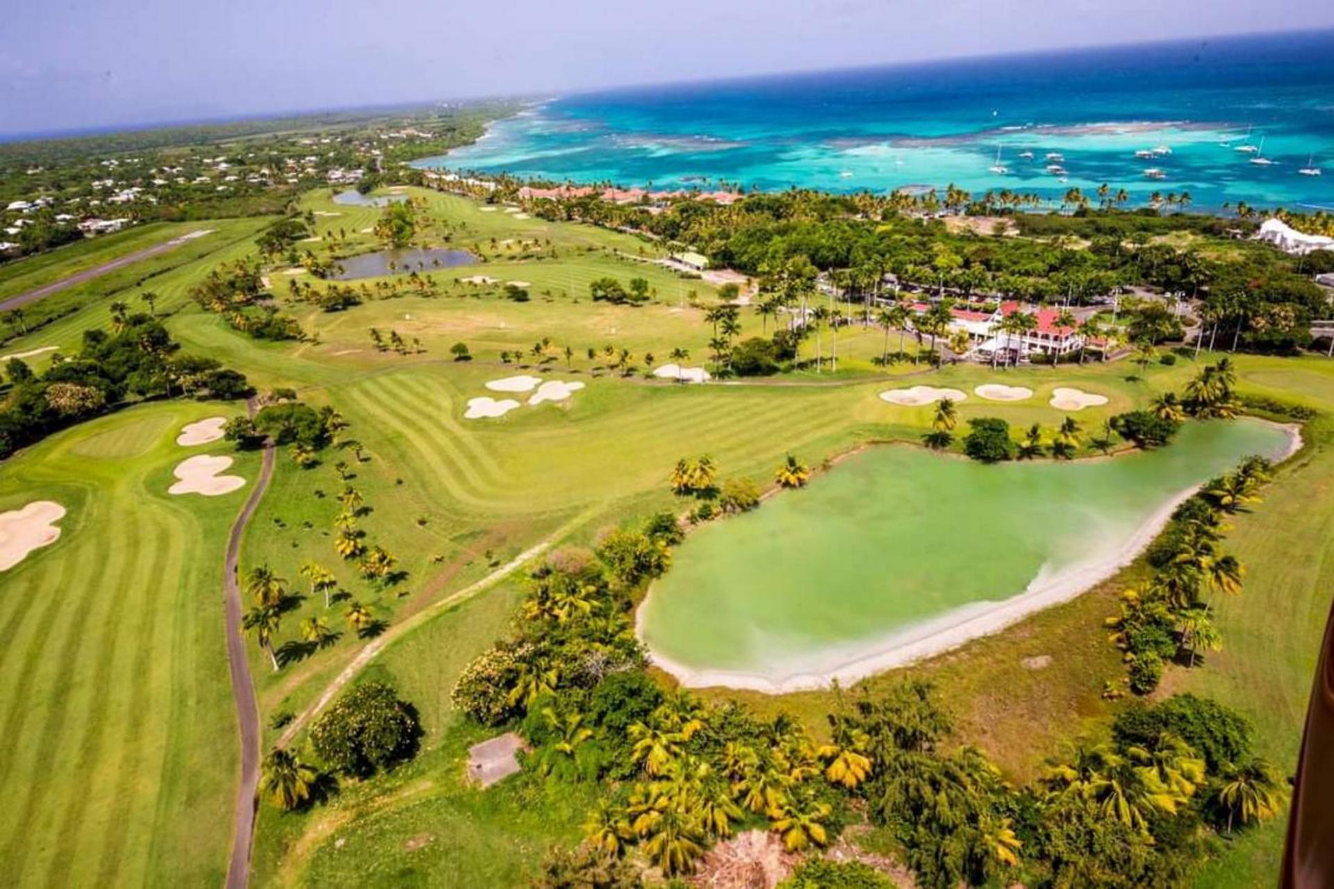 Golf-Vue-aérienne-Guadeloupe-Saint-François-par-Sportihome