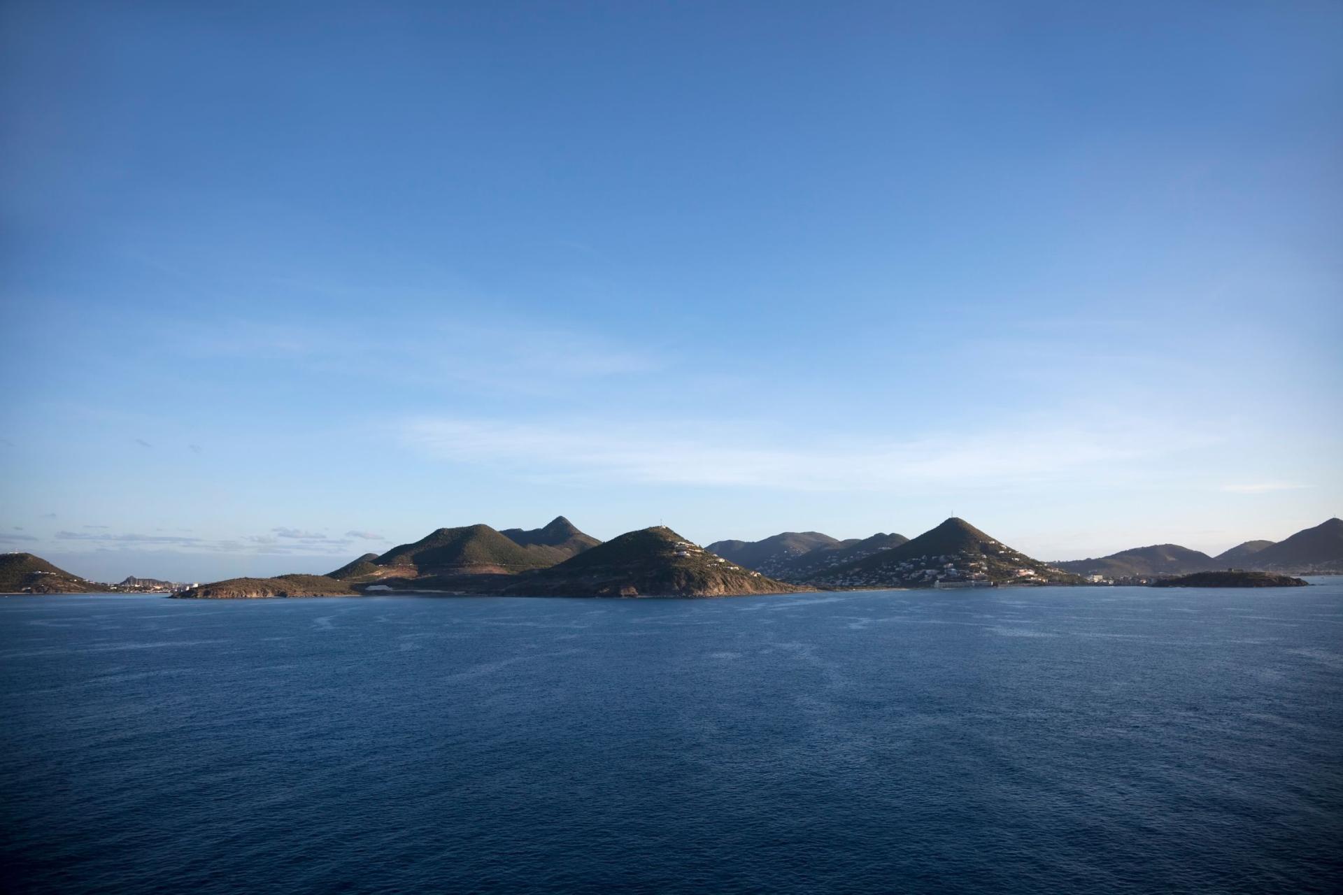 Vue-mer-et-cote-Saint-MMartin