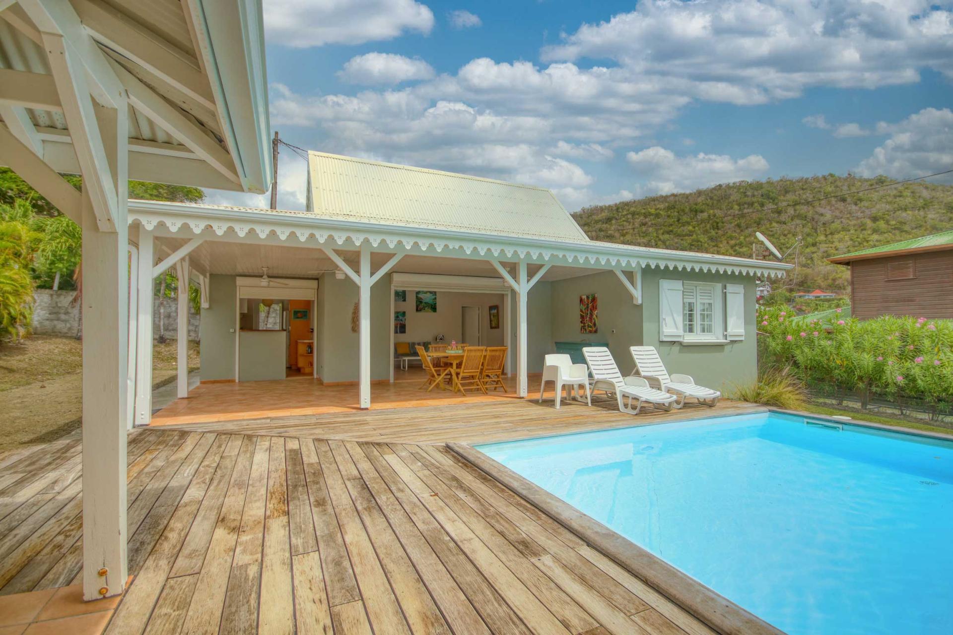 1-Location-villa-le-diamant-martinique-plage-à-pied_vue-d-ensemble