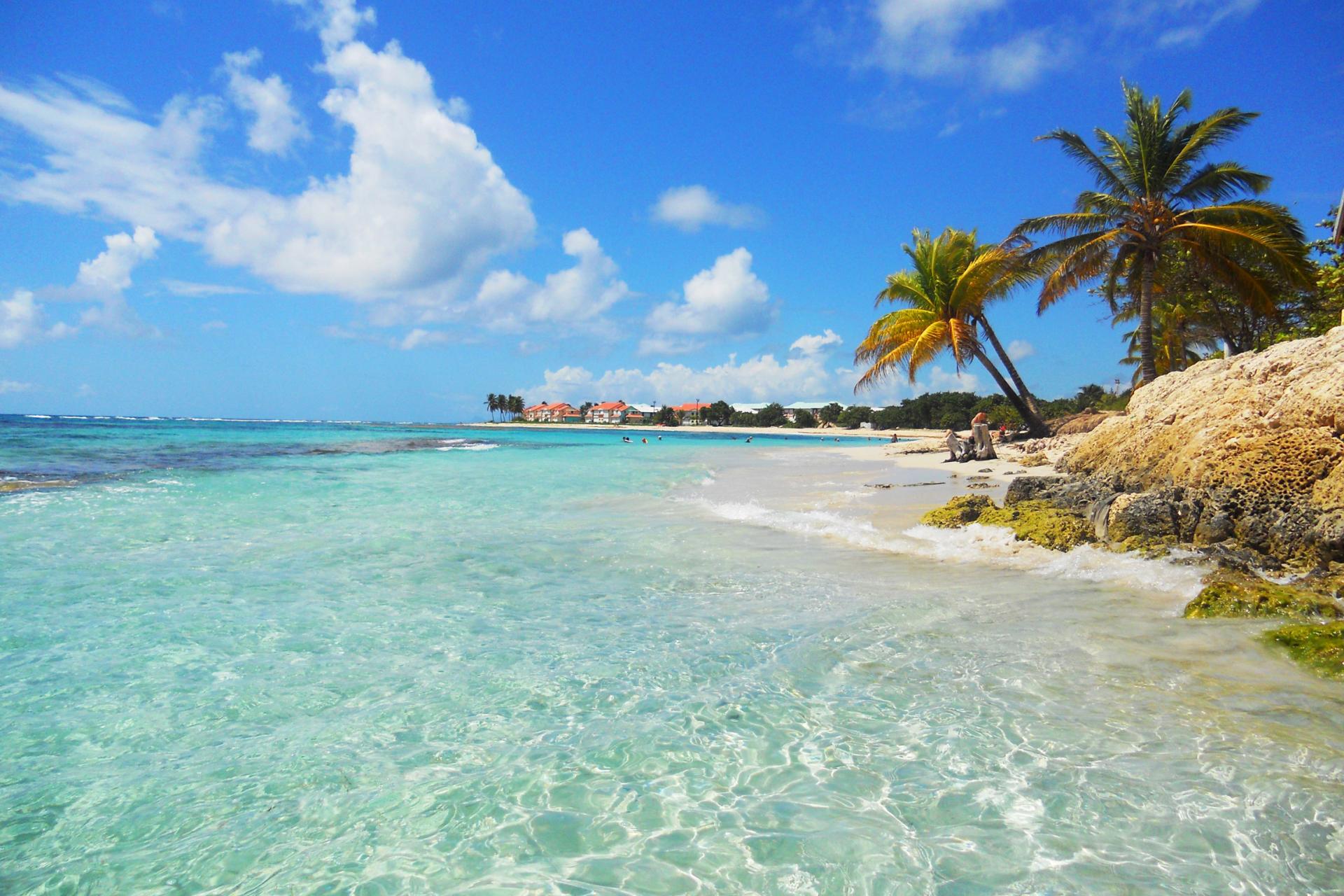  Raisins Clairs beach turquoise sea
