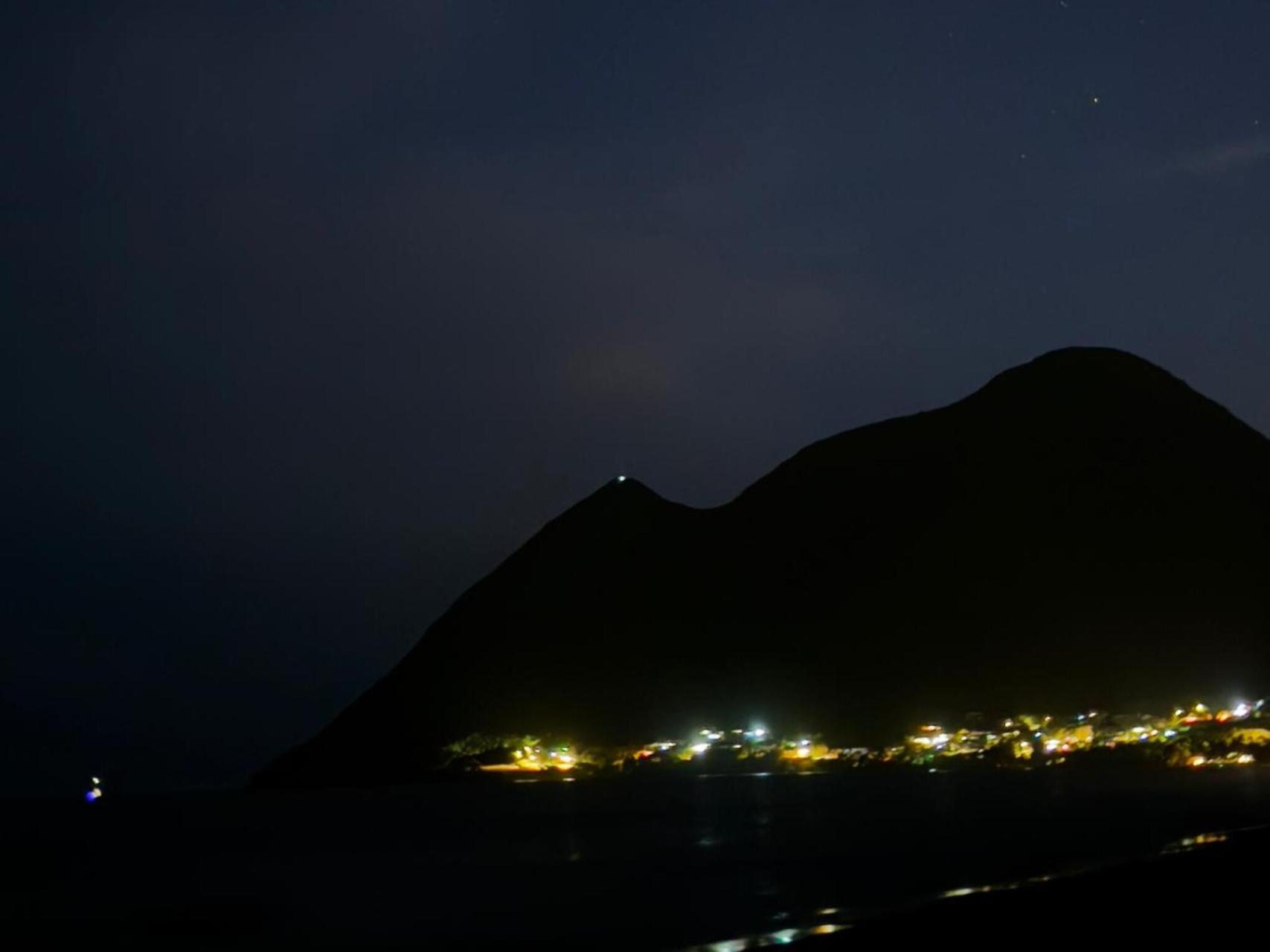 Le Morne Larcher en Martinique nuit