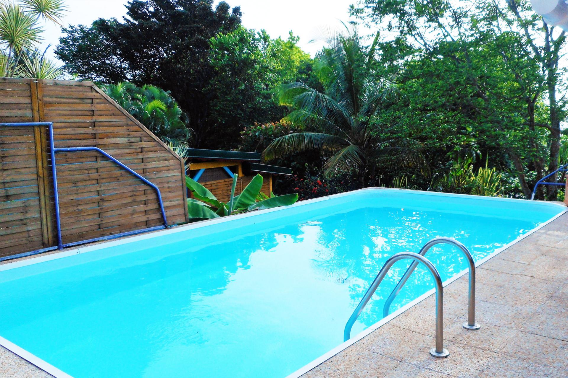 Rental bungalow Kaz Kayou - sharing swimming pool