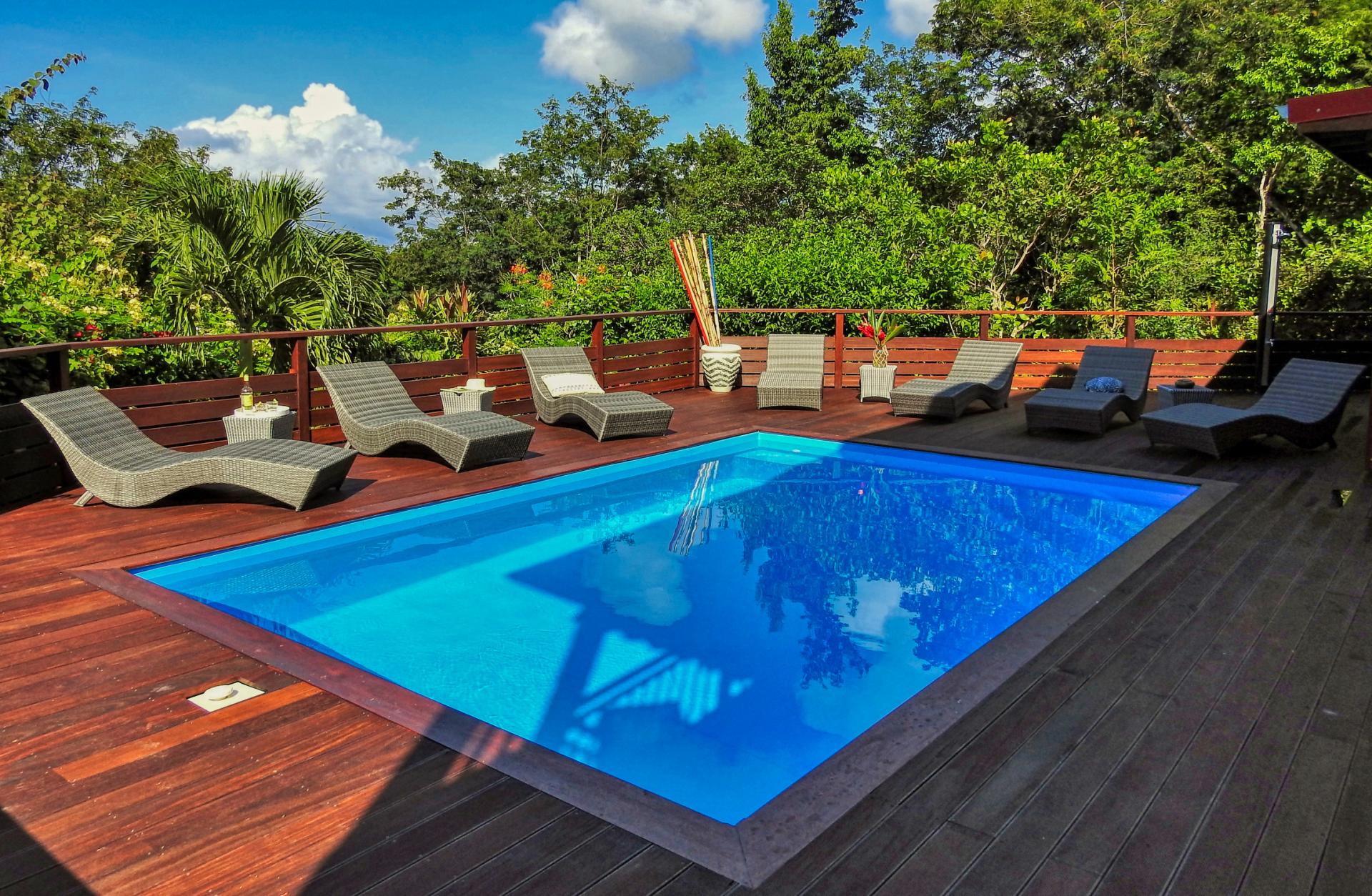 Location villa 5 chambres 10 personnes avec piscine à Deshaies en Guadeloupe 