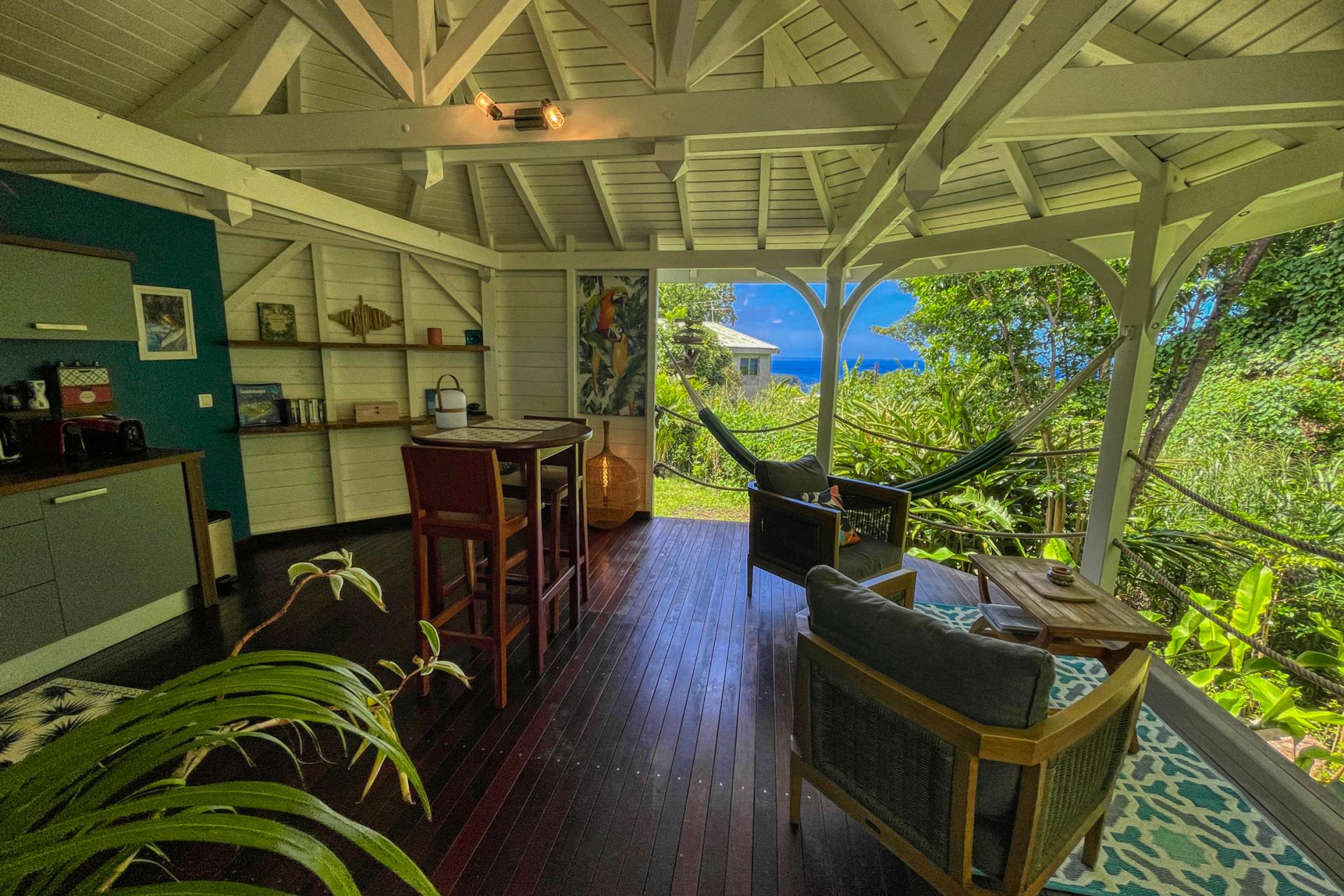 A louer Bungalow 1 chambre Deshaies Guadeloupe_ Salon 