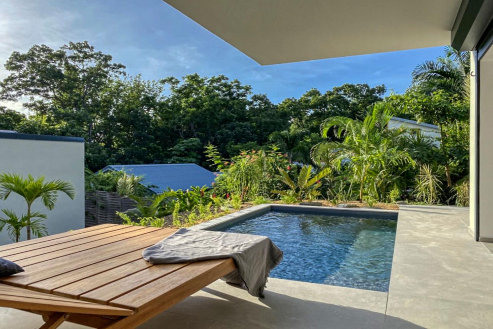 Location-villa-Deshaies-Guadeloupe-piscine