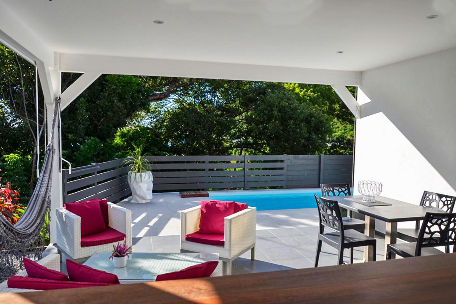 Location-villa-piscine-Deshaies-Guadeloupe_vue d'ensemble