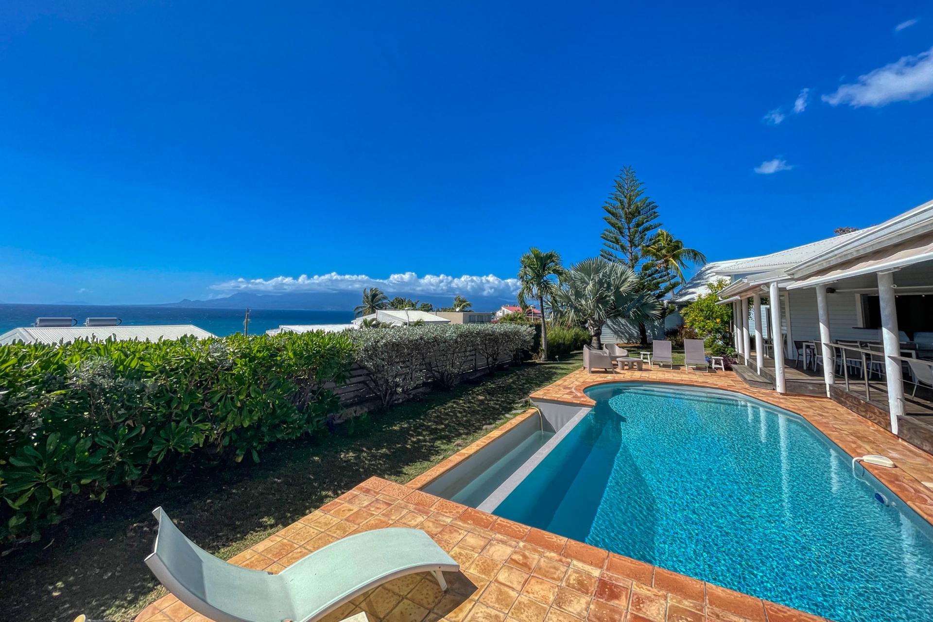 Location Villa 8 personnes Le Gosier Guadeloupe-piscine