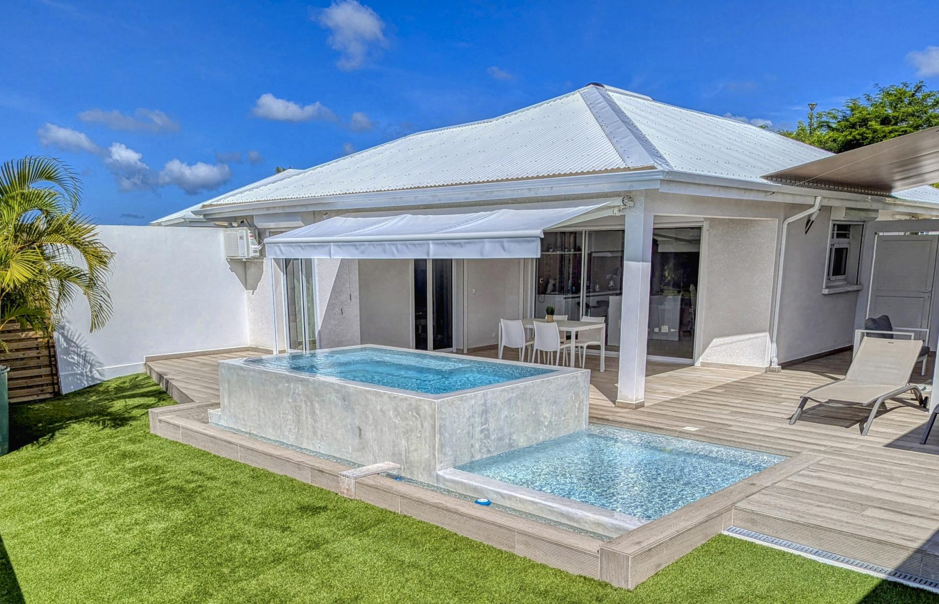 Location Villa Pearl piscine Le Gosier Guadeloupe