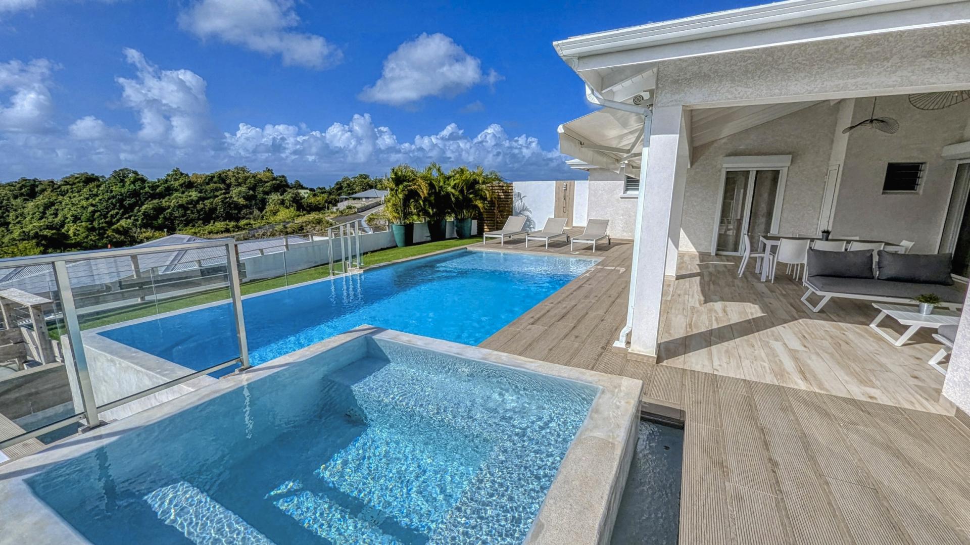 Location Villa piscine Le Gosier Guadeloupe
