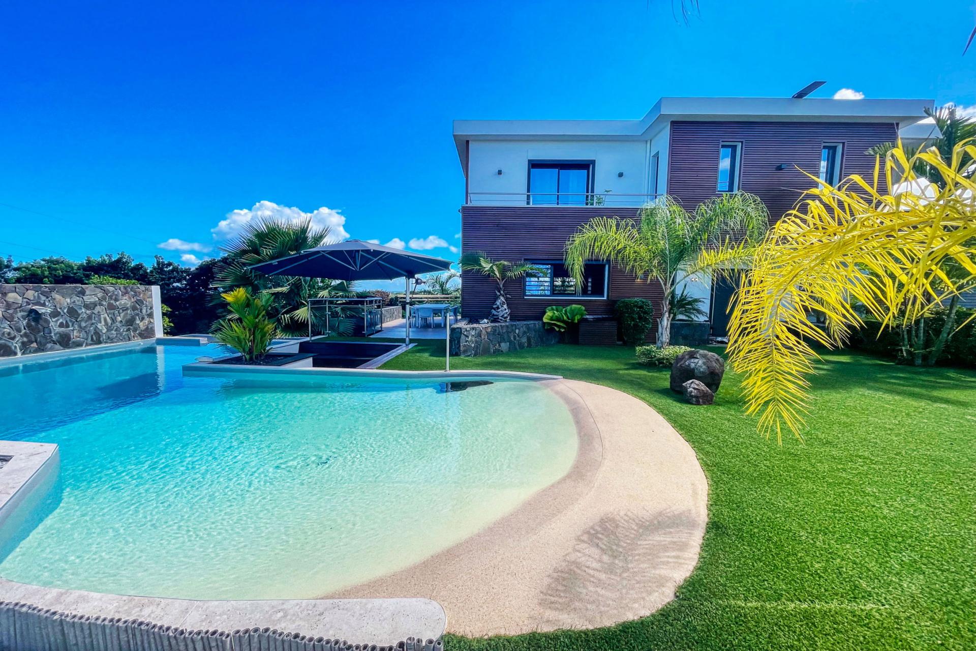 Location-villa-piscine-vue-mer-Goyave-Guadeloupe_piscine
